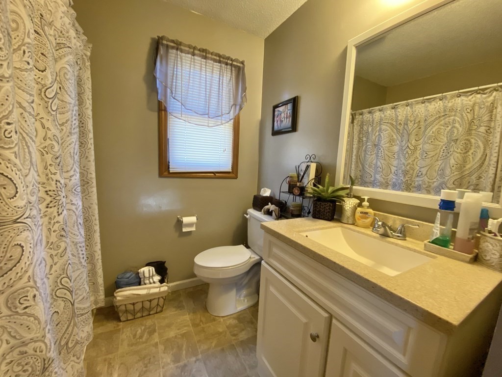 78-80 Beverly Lane Springfield, MA 01151 - Photo 10 of 15 Gallery Image 10