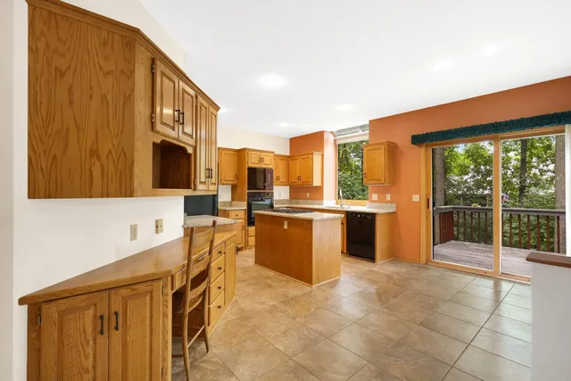 $499,900 | 12068 Gantry Lane, Apple Valley, MN 55124