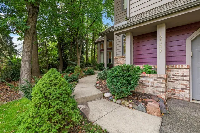 $499,900 | 12068 Gantry Lane, Apple Valley, MN 55124