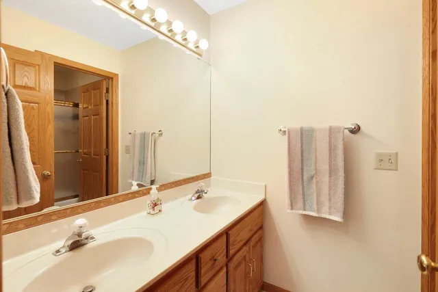 $499,900 | 12068 Gantry Lane, Apple Valley, MN 55124