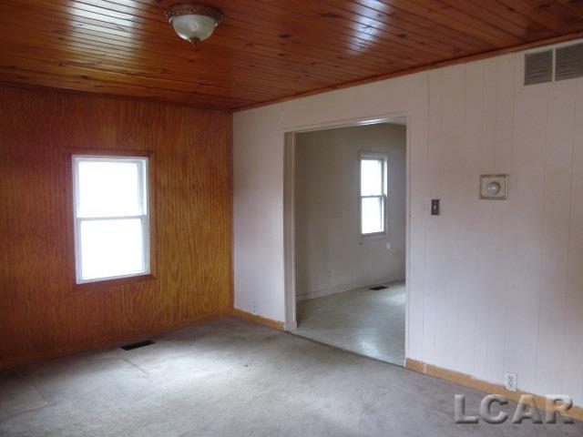 318 East Butler Street Adrian, MI 49221 - Photo 2 of 8 31268476-1.JPG
