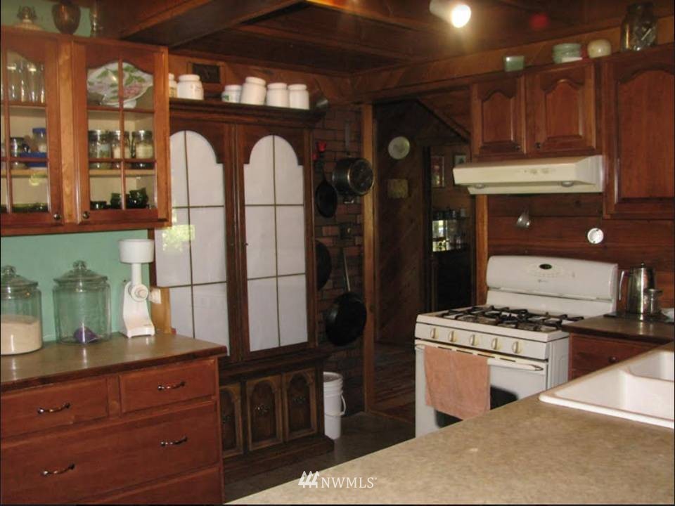 823 Old Kettle Falls Road Republic, WA 99166 - Photo 10 of 19 Gallery Image 10
