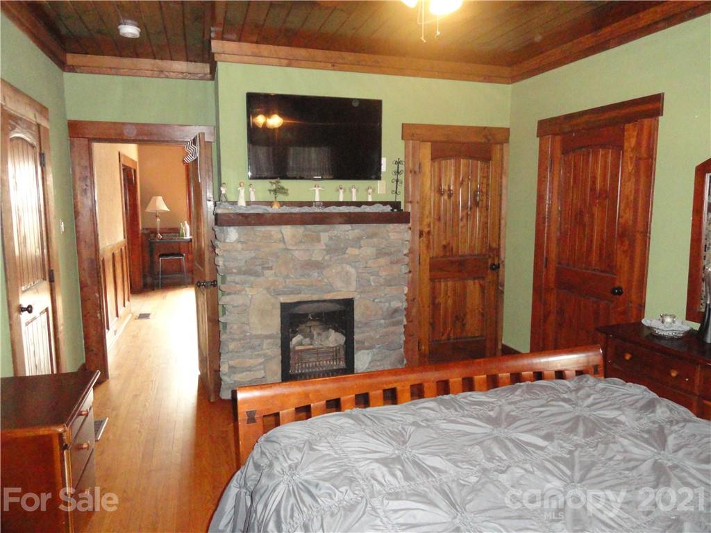 705 Rutherford Road Marion, NC 28752 - Photo 8 of 42 Gallery Image 8