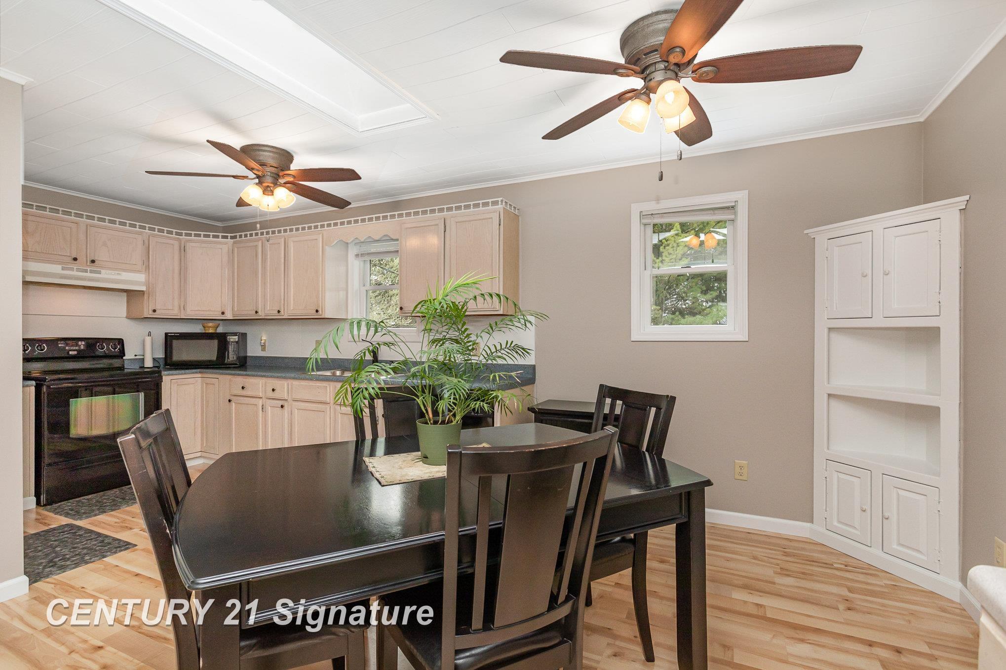 376 North Burns Road Bay City, MI 48708 - Photo 11 of 34 50140718-e2b8867c-7e4b-4078-97dc-011ed1a3c277.JPG
