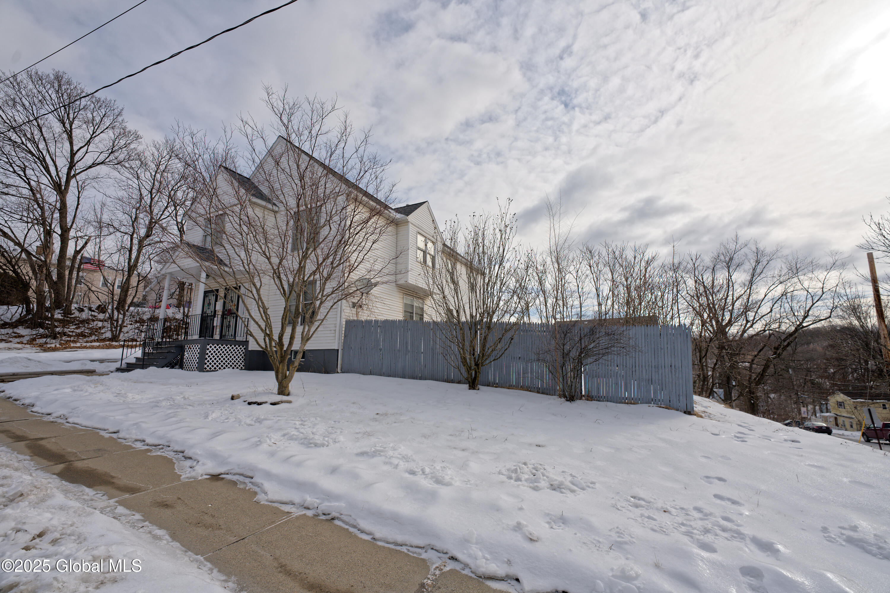800 3rd Street Rensselaer, NY 12144 - Photo 3 of 40 0 Front 3