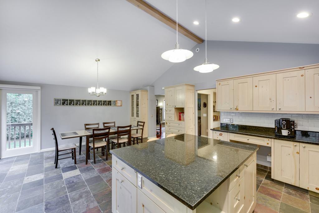 2710 Sylvan Road South Minnetonka, MN 55305 - Photo 11 of 36