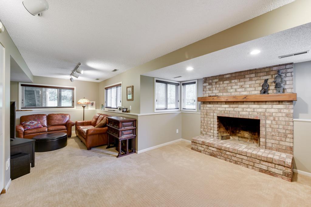 2710 Sylvan Road South Minnetonka, MN 55305 - Photo 25 of 36