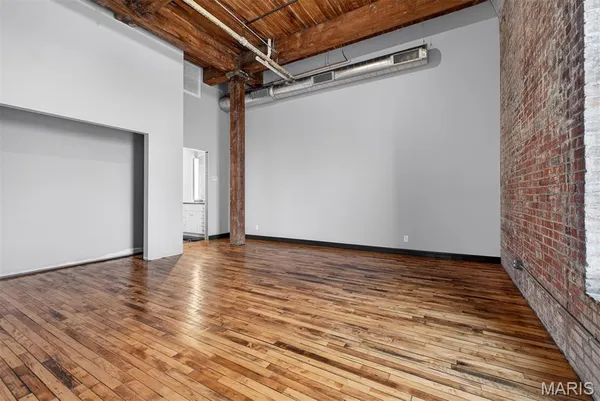 $3,950 | 2647 Locust Street, Unit 4F, St. Louis, MO 63103