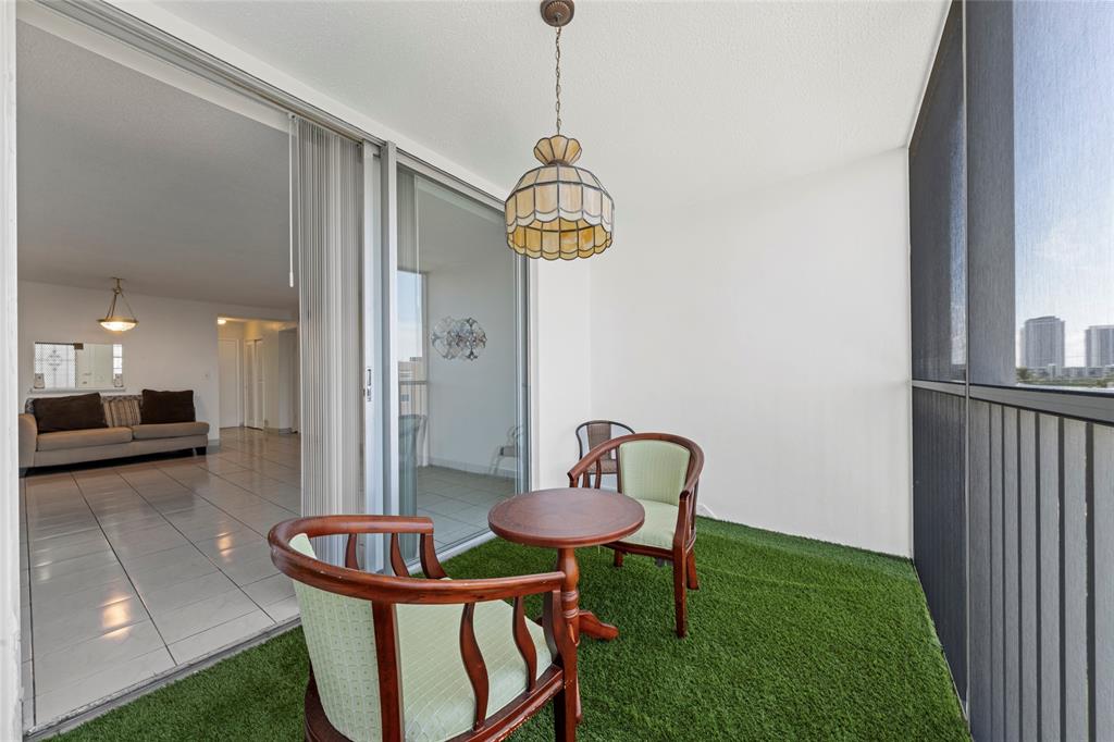 319 Northeast 14th Avenue, Unit 705 Hallandale Beach, FL 33009 - Photo 16 of 22