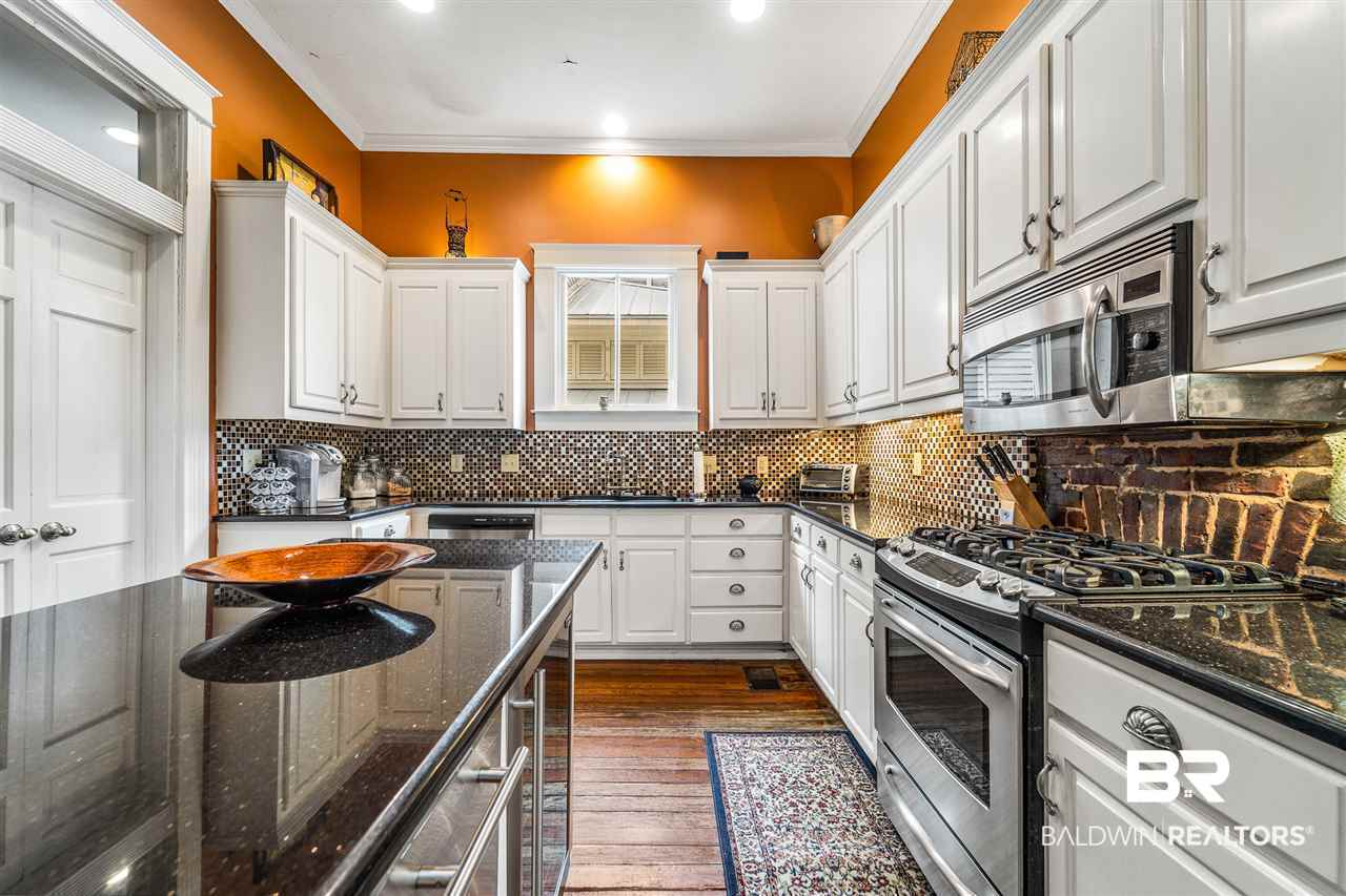 257 South Georgia Avenue Mobile, AL 36604 - Photo 3 of 30