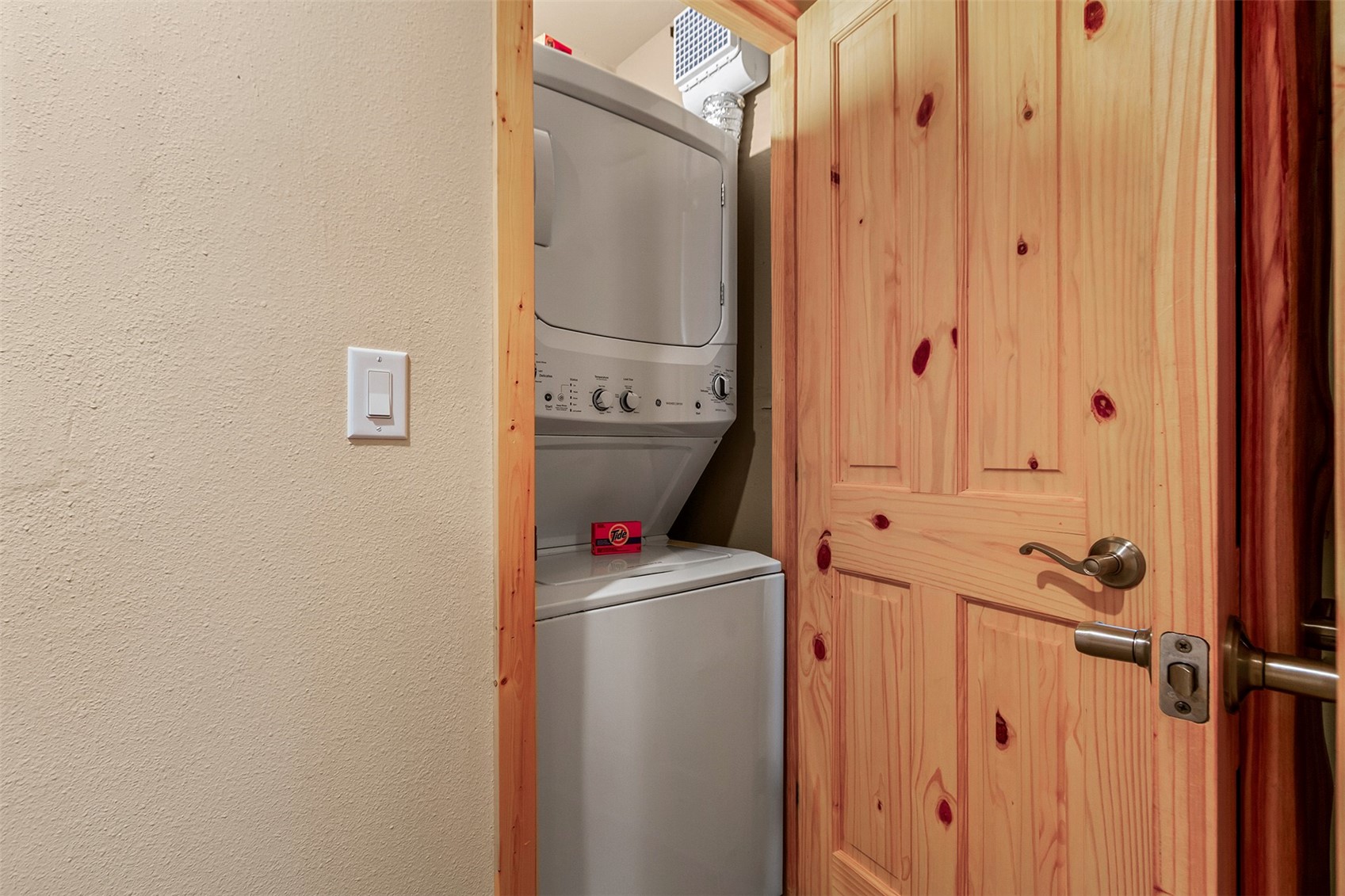 405 4 O Clock Road, Unit 15A Breckenridge, CO 80424 - Photo 32 of 50 a utility room with dryer and washer