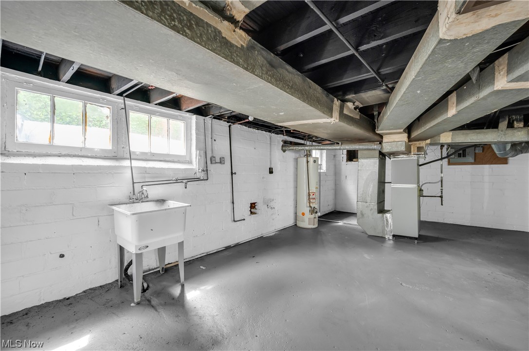 3394 Hartwood Road Cleveland, OH 44112 - Photo 28 of 32
