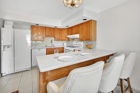 $625,000 | 62 Vinton Street, Unit 4, Melrose, MA 02176