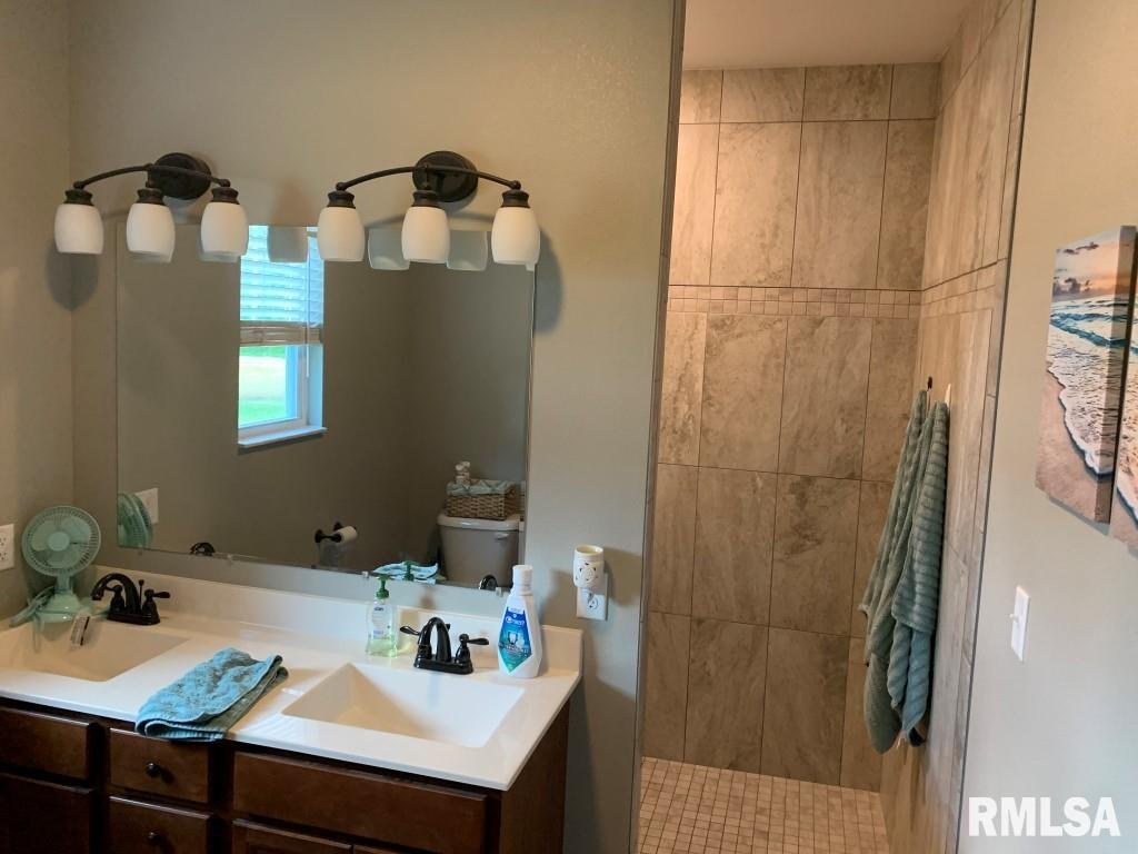 2801 Bannister Road Salem, IL 62881 - Photo 7 of 17
