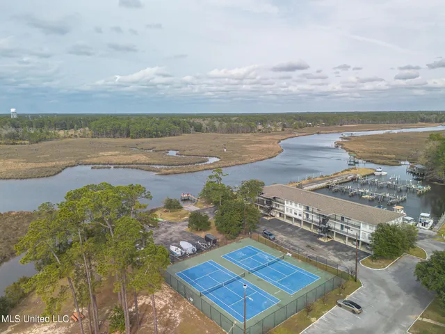 $1,950 | 3230 Cumberland Road, Unit 201, Ocean Springs, MS 39564