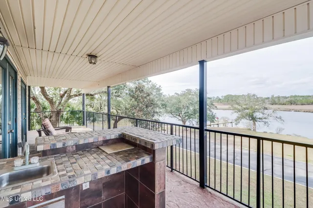 $1,950 | 3230 Cumberland Road, Unit 201, Ocean Springs, MS 39564