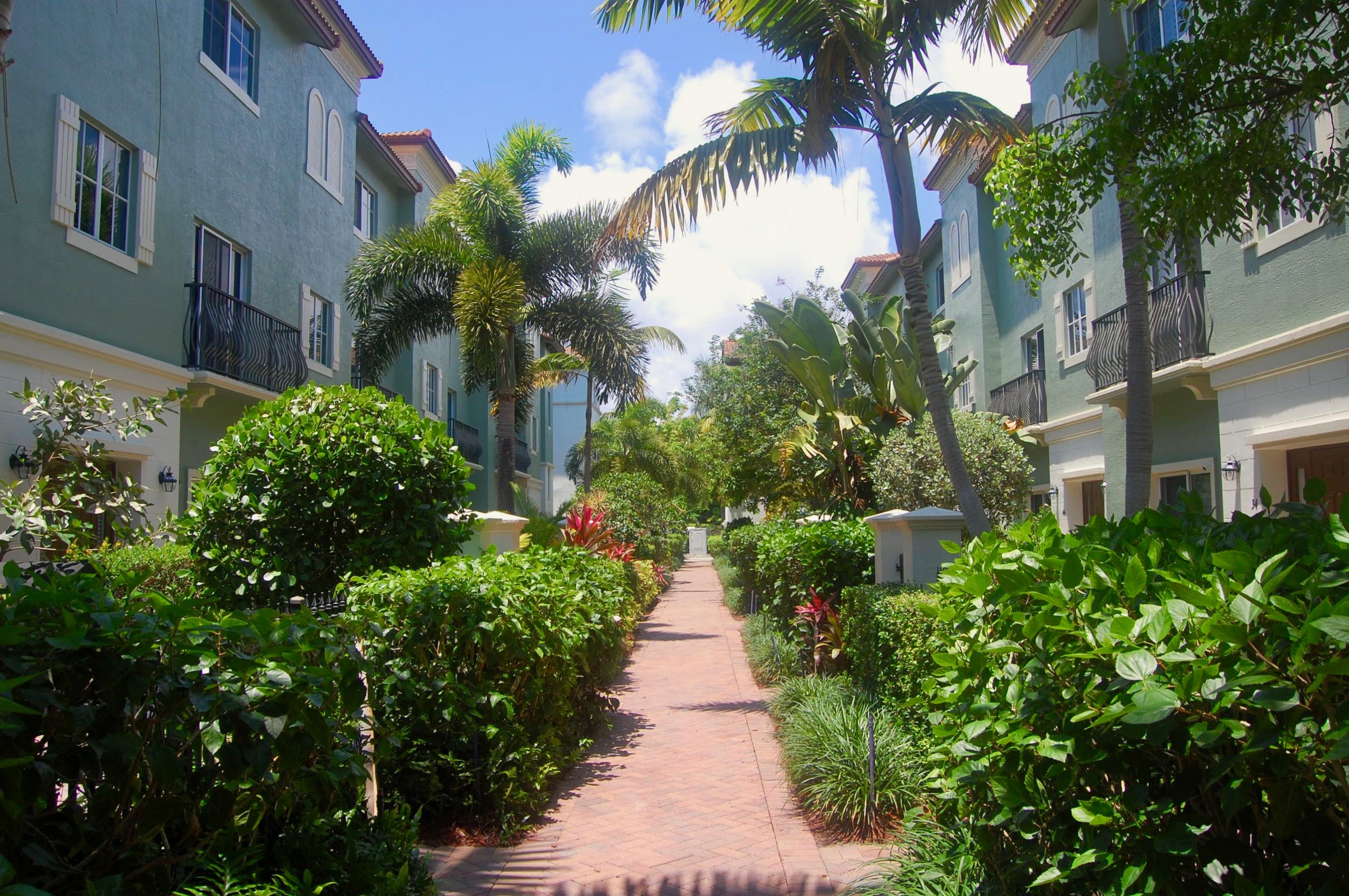 24 Northwest 7th Street Boca Raton, FL 33432 - Photo 3 of 21 LC26