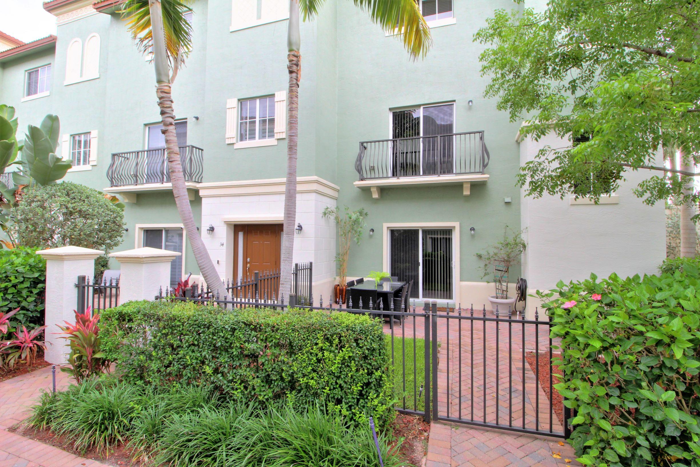 24 Northwest 7th Street Boca Raton, FL 33432 - Photo 4 of 21 IMG_8486_7_8_Enhancer (2)