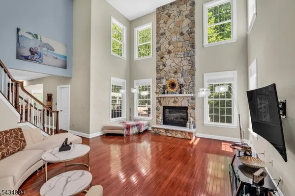 $1,299,999 | 4 Sovereign Drive, Flanders, NJ 07836