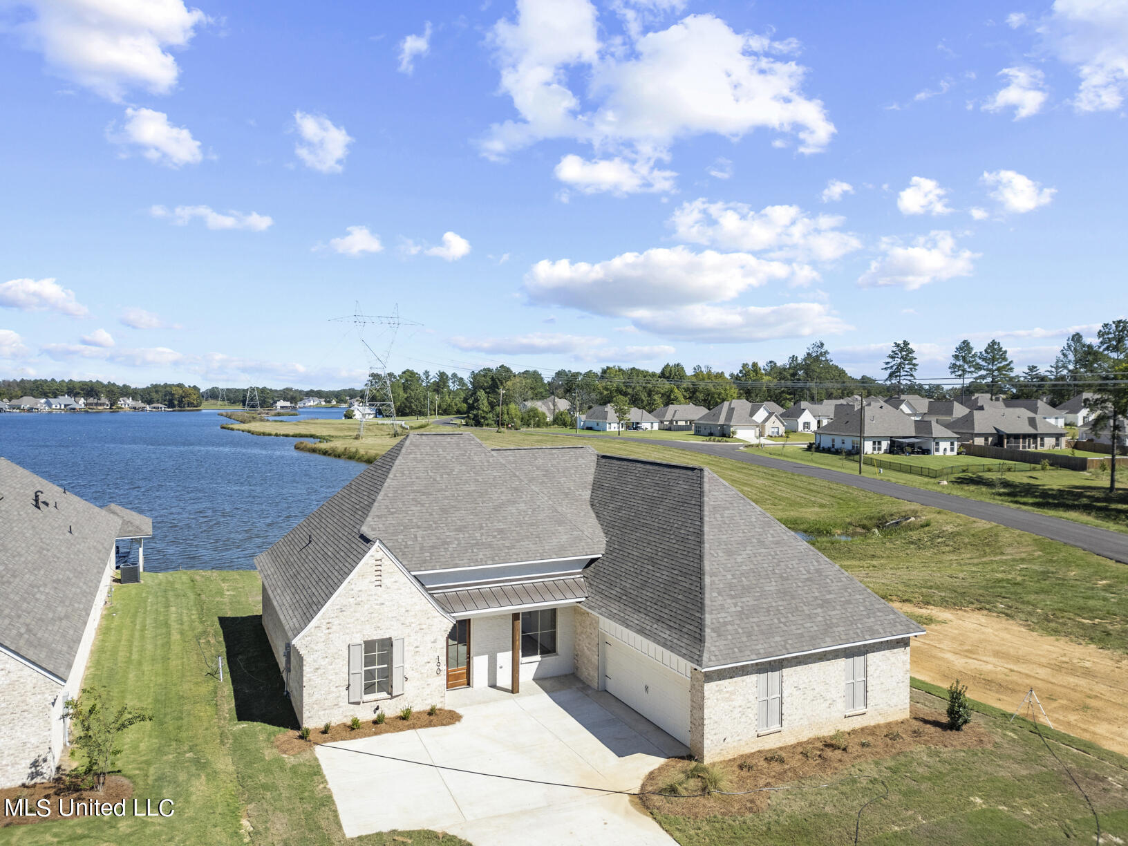 190 Lake Ridge Drive Madison, MS 39110 - Photo 4 of 32 190 lake ridge drone2 final-1
