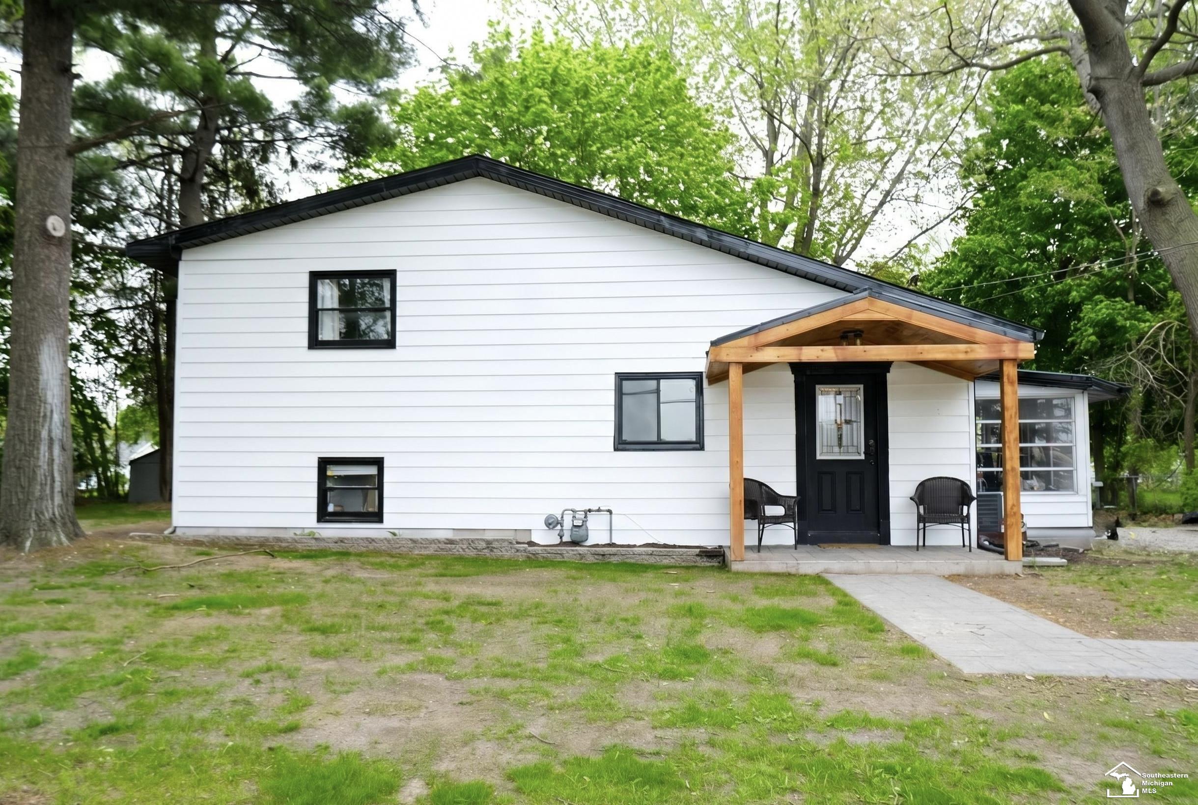 7252 Douglas Road Lambertville, MI 48144 - Photo 1 of 26