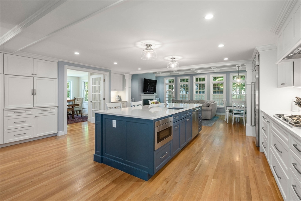 10 Auburn Road Wellesley, MA 02481 - Photo 7 of 34