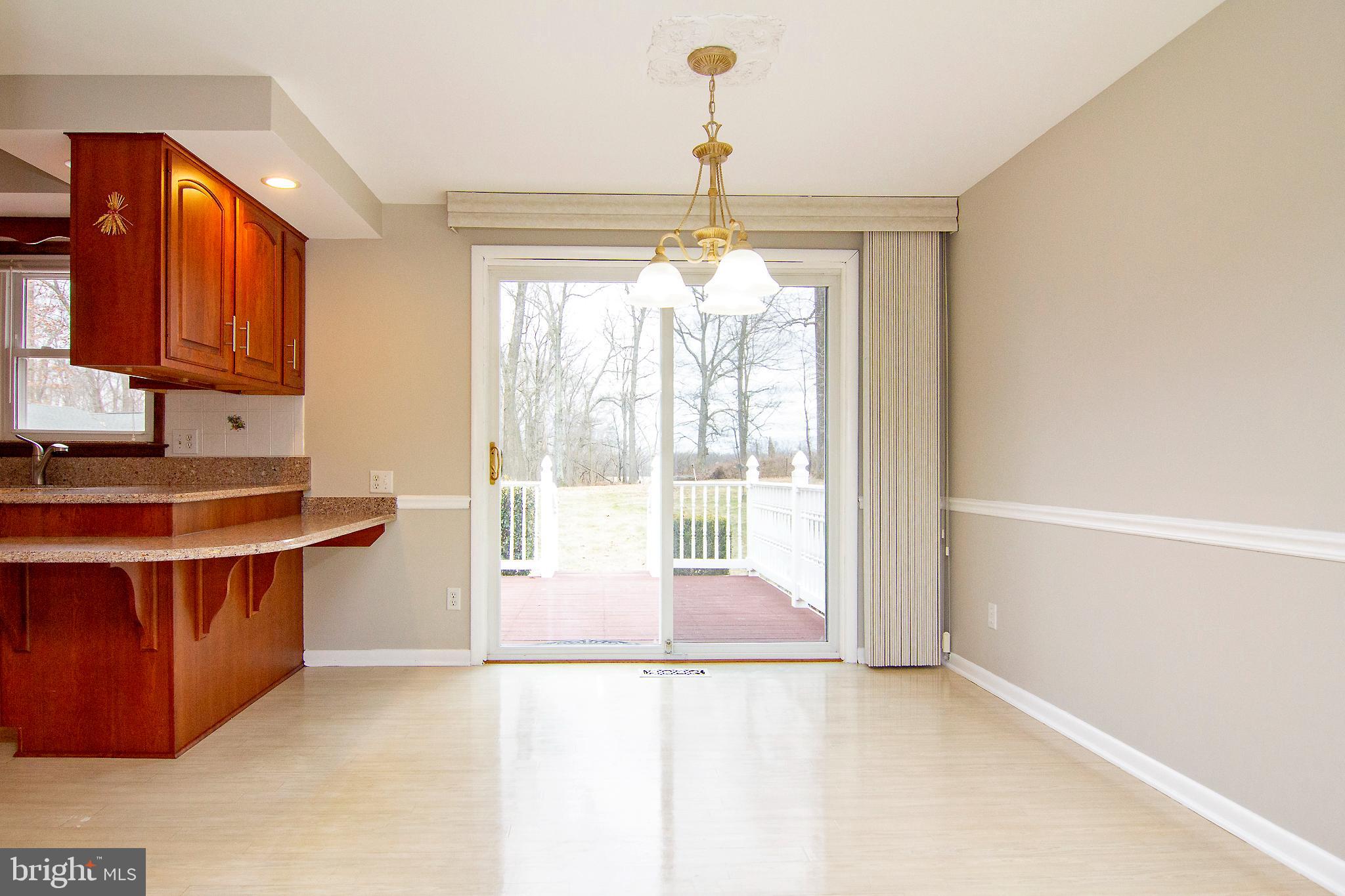 2840 Gillis Road Mount Airy, MD 21771 - Photo 9 of 37 Eat-in kitchen