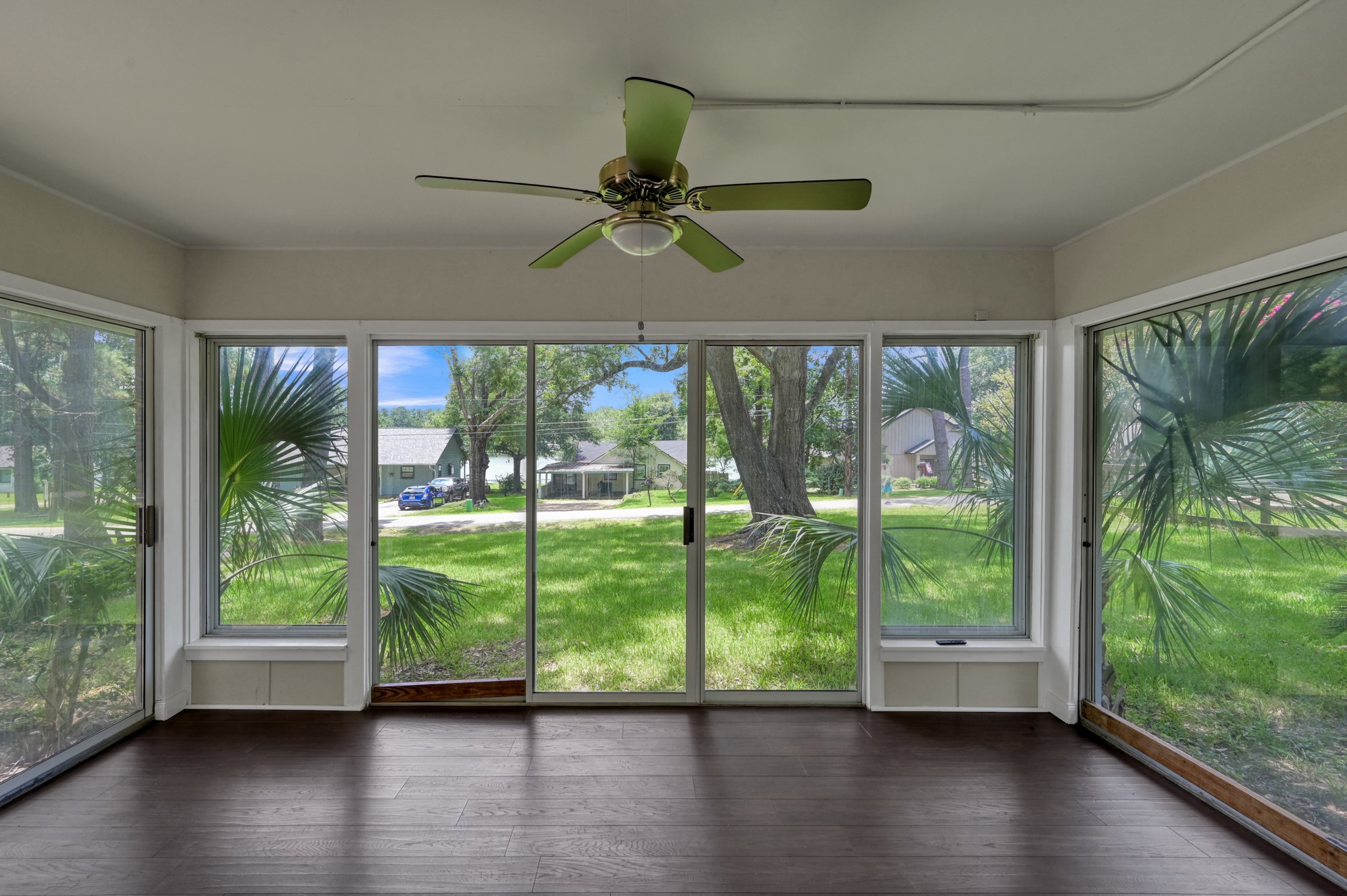 13544 Northshore Loop Conroe, TX 77304 - Photo 28 of 34 Enclosed Sunroom with lakeview