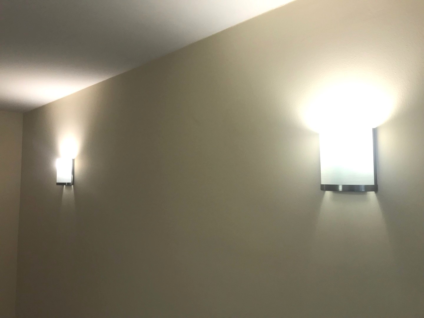 725 Busse Highway, Unit 10 Park Ridge, IL 60068 - Photo 19 of 37 a view of a room