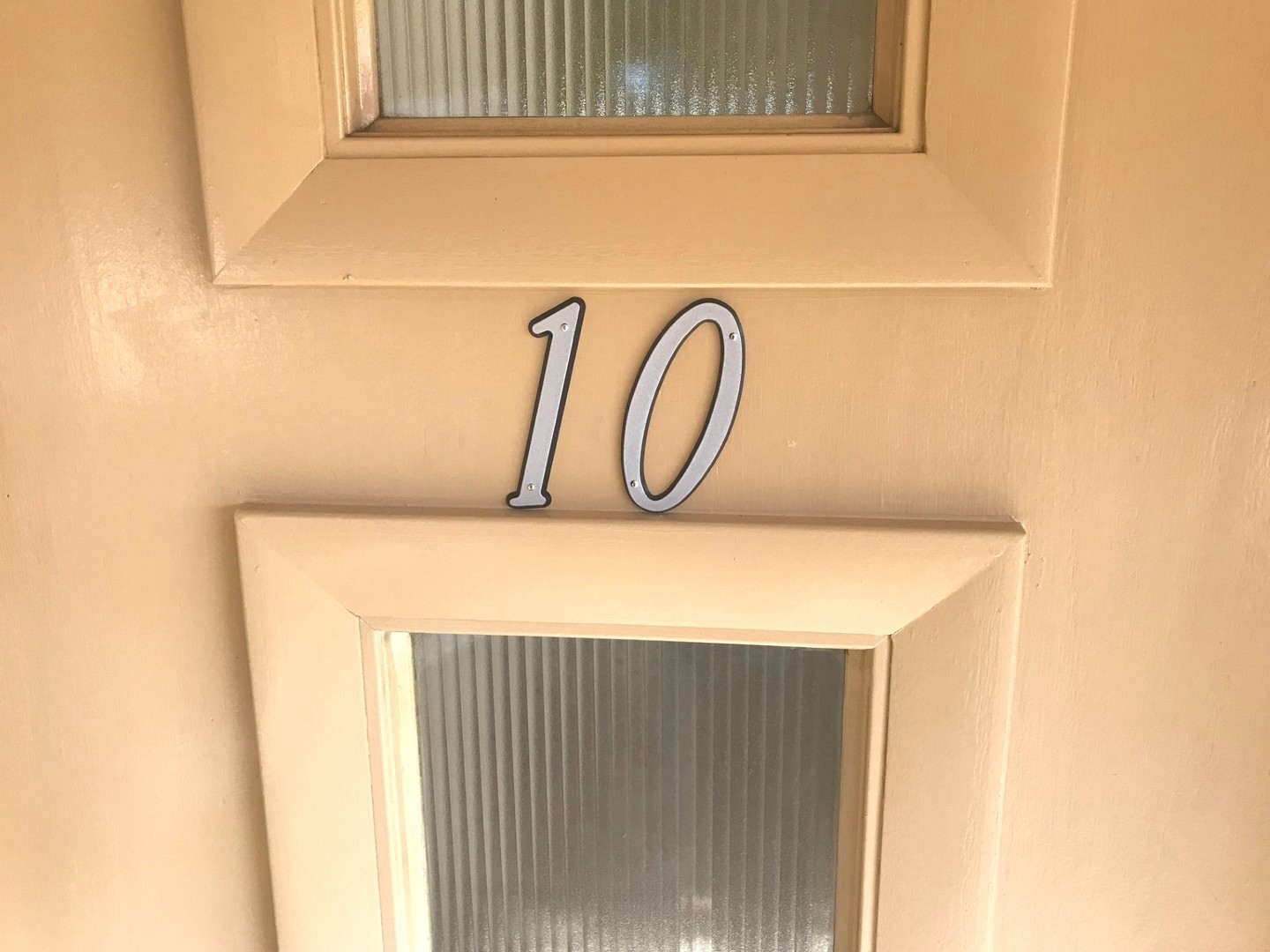 725 Busse Highway, Unit 10 Park Ridge, IL 60068 - Photo 6 of 37 a close up of a sink