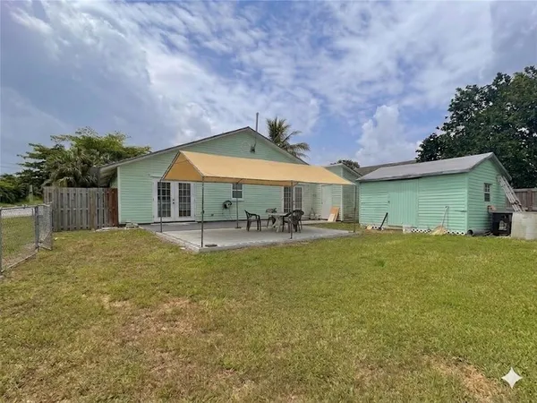 $2,800 | 5359 Southeast Dell Street, Stuart, FL 34997