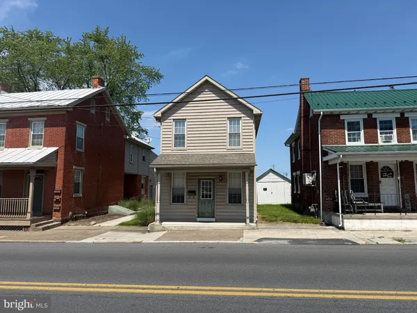 $1,300 | 219 North Queen Street, Littlestown, PA 17340