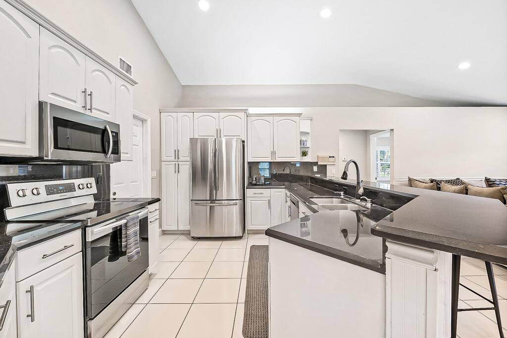 1858 F Road Loxahatchee Groves, FL 33470 - Photo 39 of 87 kitchen