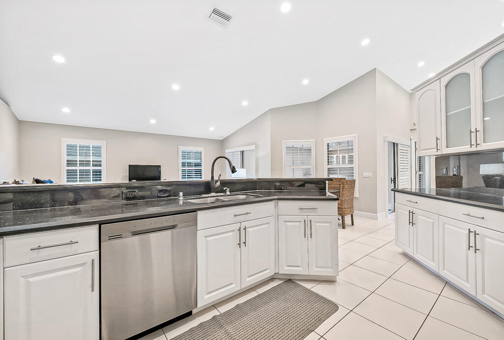 1858 F Road Loxahatchee Groves, FL 33470 - Photo 41 of 87 kitchen