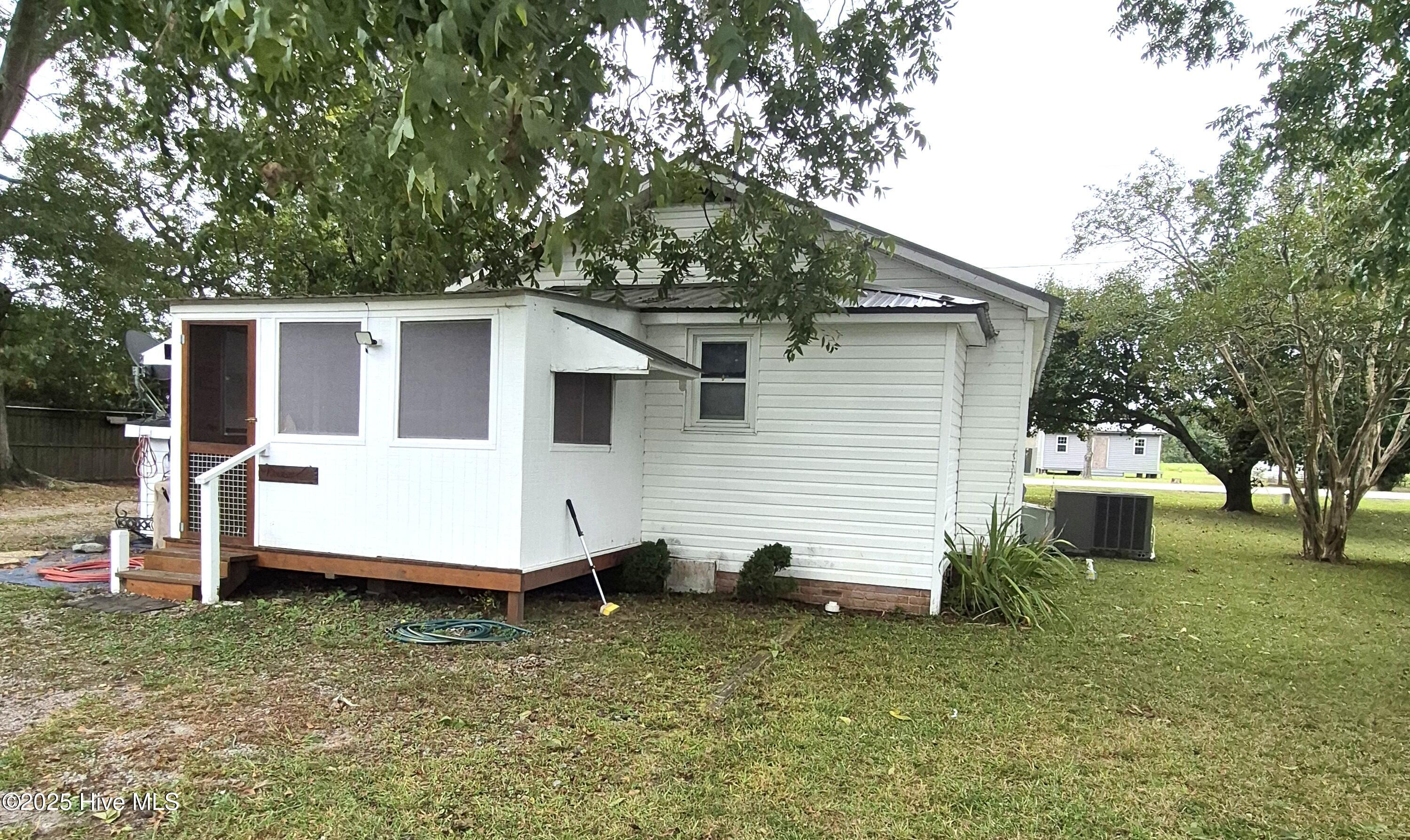 3031 Dan Peele Road Williamston, NC 27892 - Photo 17 of 26 Back