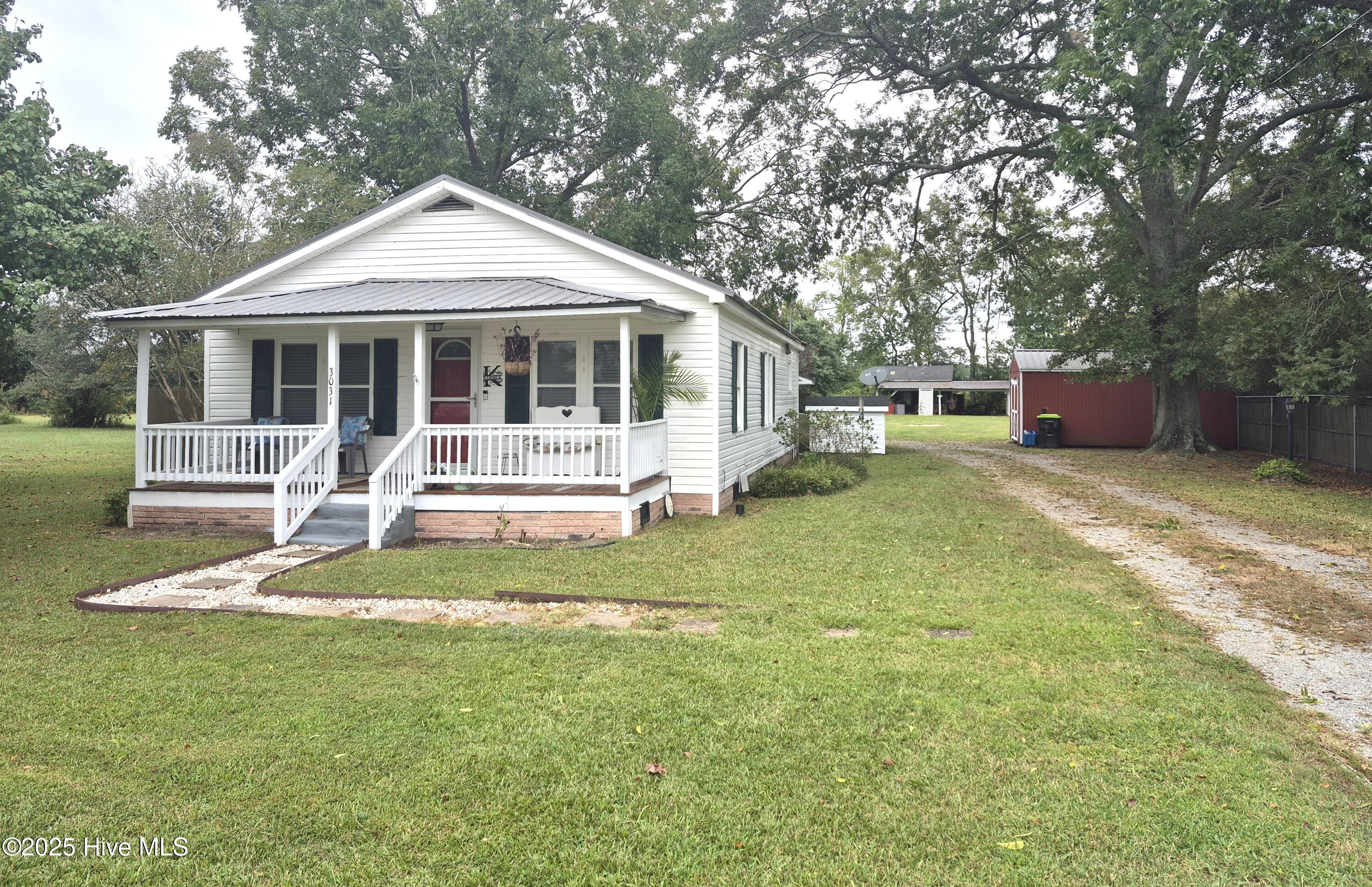 3031 Dan Peele Road Williamston, NC 27892 - Photo 2 of 26 Driveway