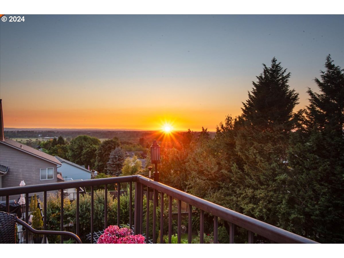 2509 Northwest 36th Avenue Camas, WA 98607 - Photo 22 of 48 a view of a balcony with an outdoor space