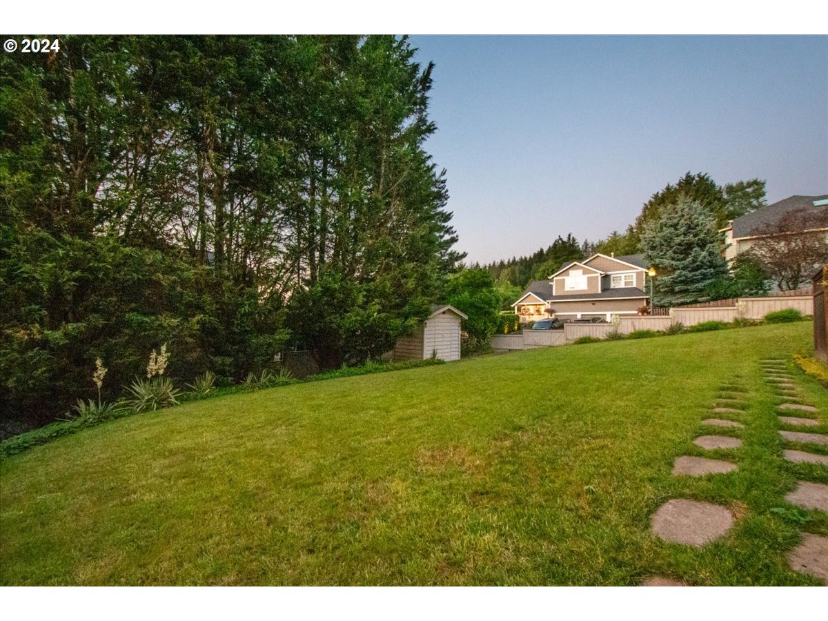 2509 Northwest 36th Avenue Camas, WA 98607 - Photo 45 of 48 a view of outdoor space and yard