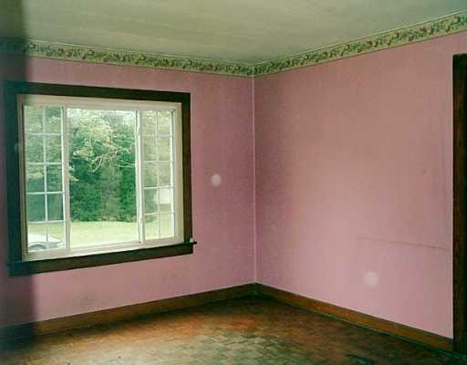 107 Tanner Road Greenville, PA 16125 - Photo 3 of 6 Living Room.