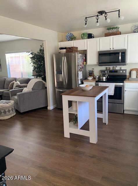 17791 West Calavar Road Surprise, AZ 85388 - Photo 10 of 24 IMG_5327