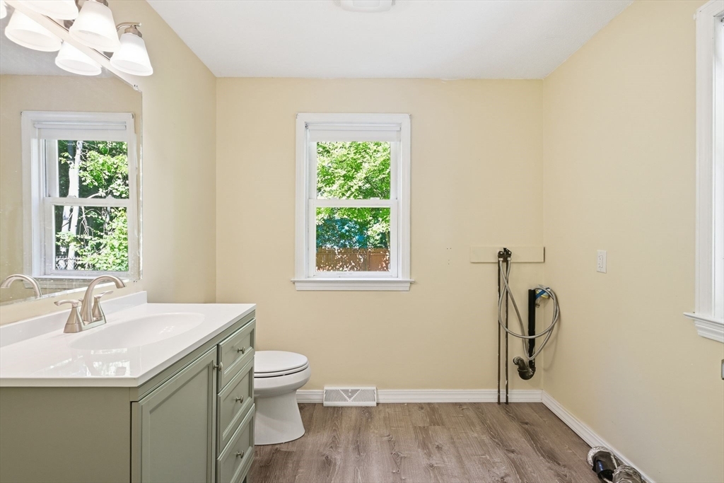 53 Luden Street Springfield, MA 01118 - Photo 15 of 39