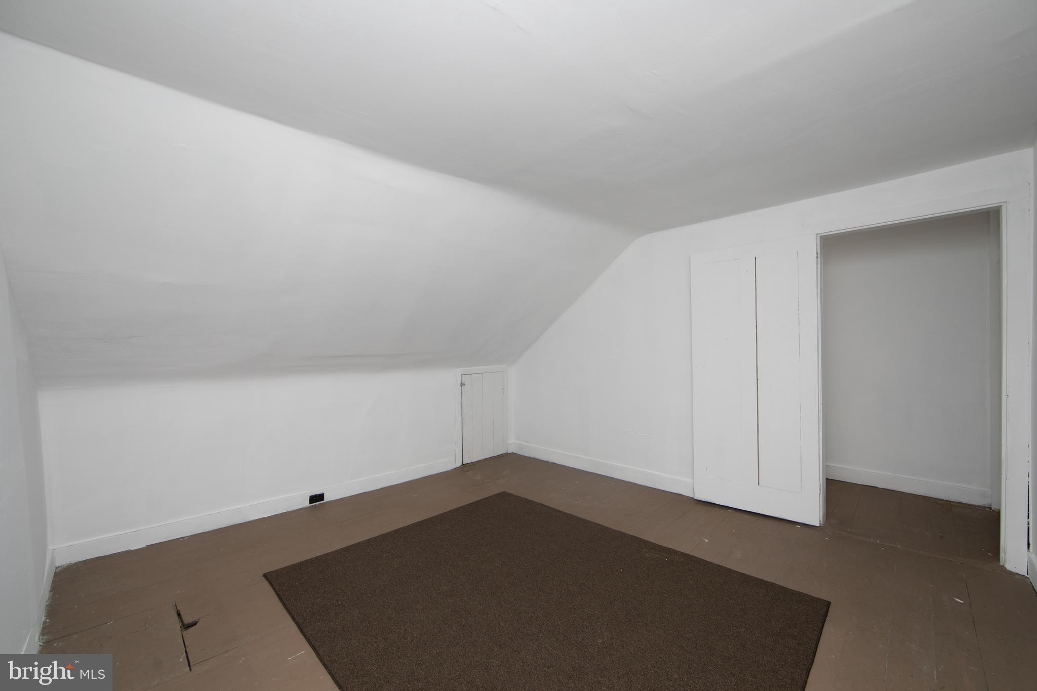 86 Kansas Road Pennsville, NJ 08070 - Photo 34 of 46 an empty room with a empty space
