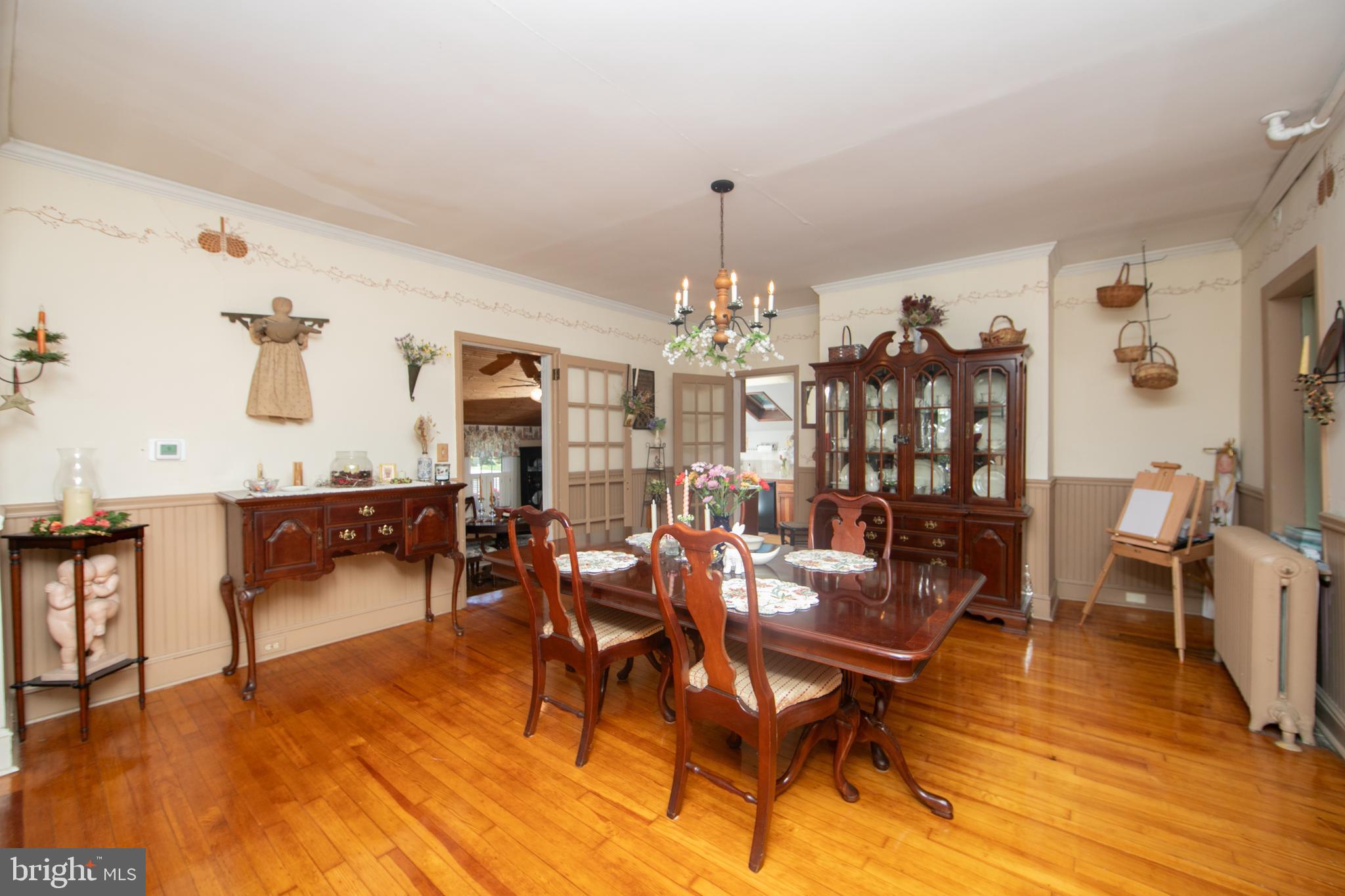 86 Kansas Road Pennsville, NJ 08070 - Photo 6 of 46 a view of a dining room with furniture