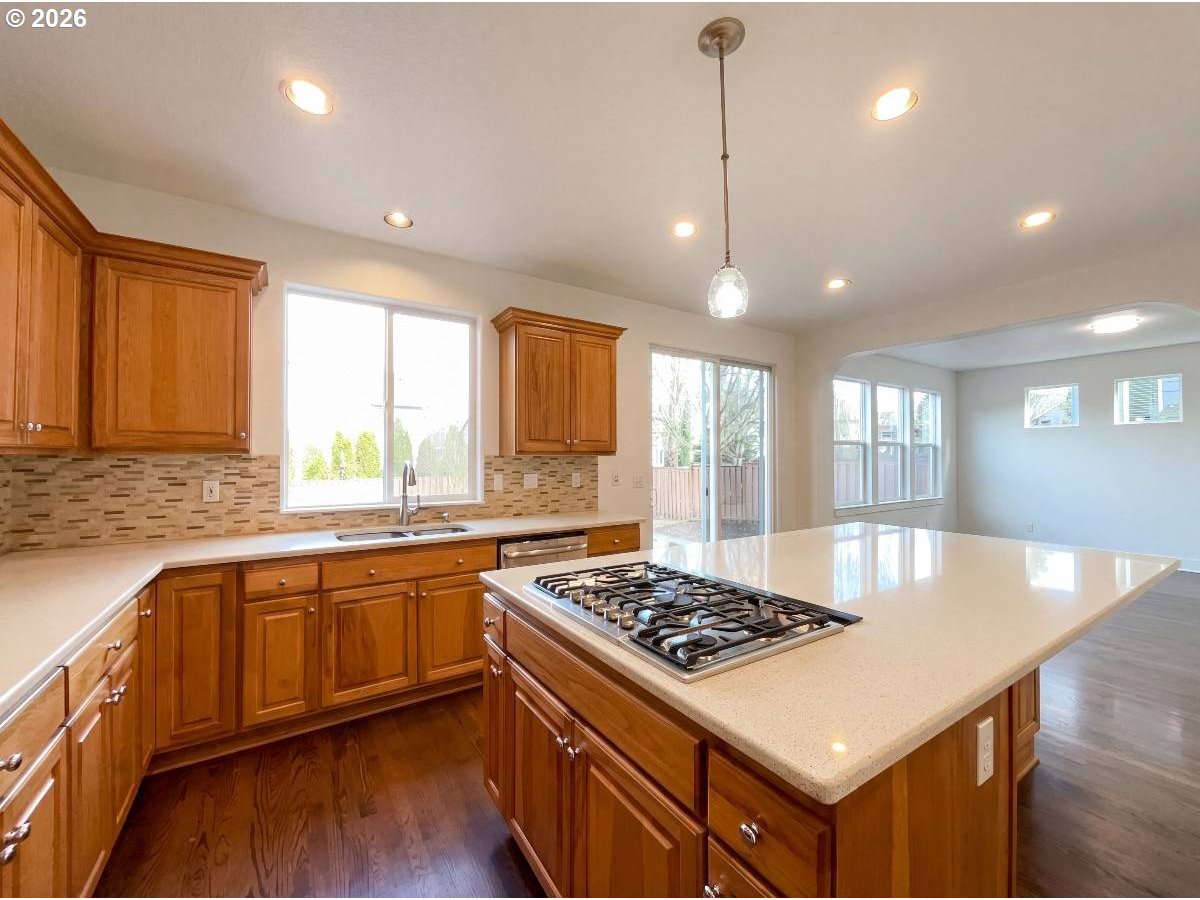 10989 Southwest Oneida Street Tualatin, OR 97062 - Photo 31 of 34