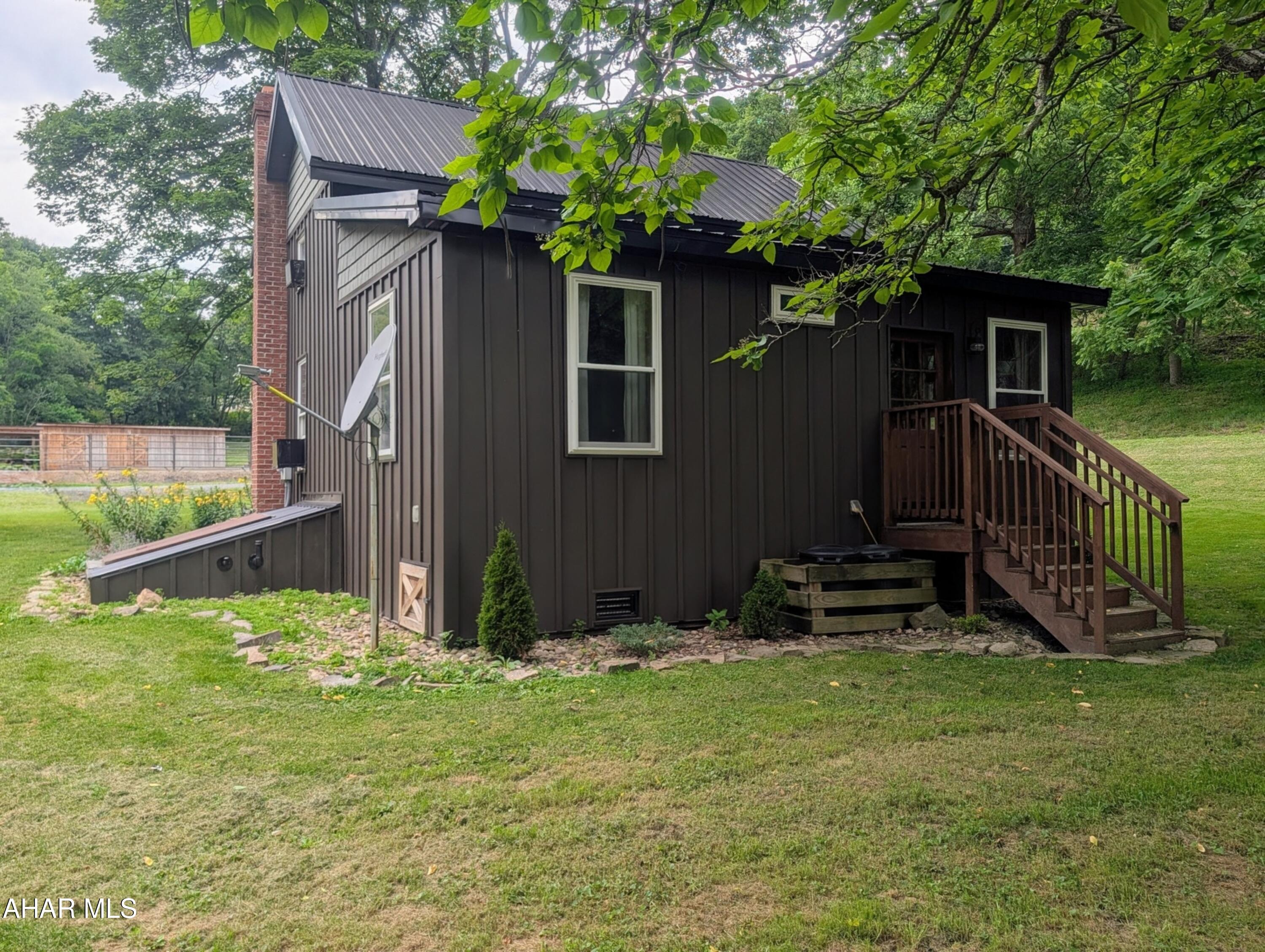 587 Point Road Bedford, PA 15522 - Photo 9 of 92