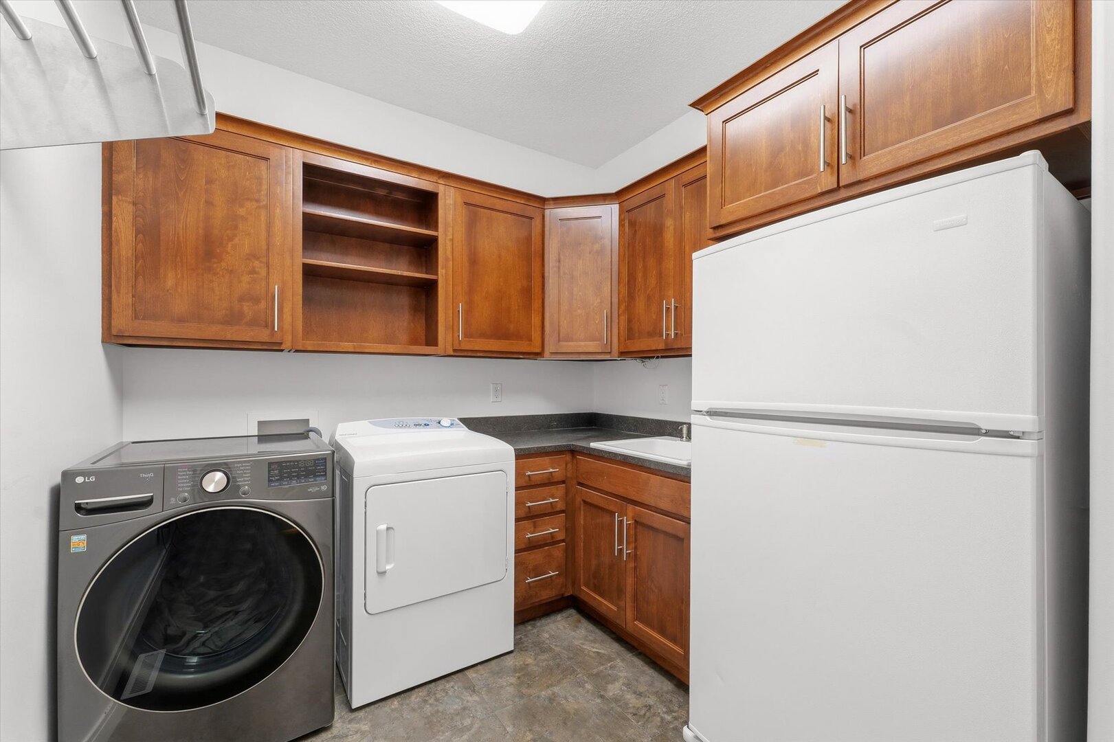 1117 Declaration Drive Savoy, IL 61874 - Photo 19 of 56 a utility room with dryer and washer