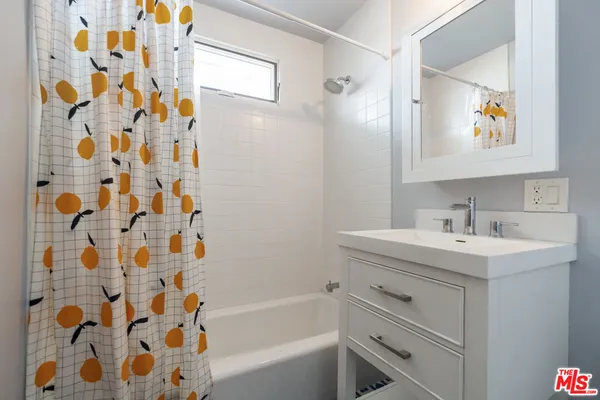 $7,500 | 4031 Camero Avenue, Los Angeles, CA 90027