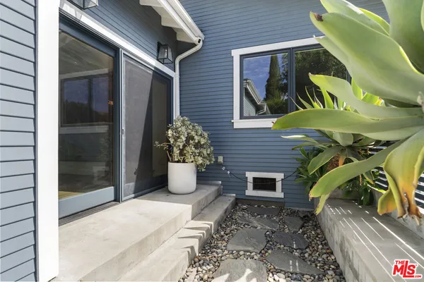 $7,500 | 4031 Camero Avenue, Los Angeles, CA 90027