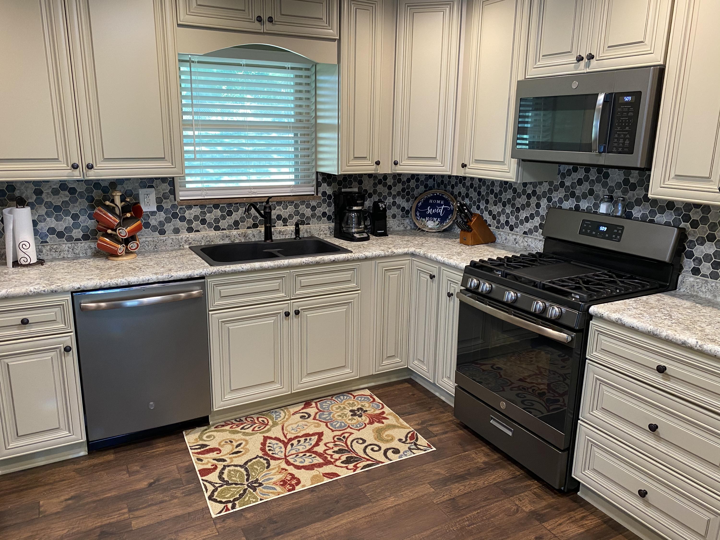 978 Reed Bull Road New Market, TN 37820 - Photo 7 of 16 Kitchen