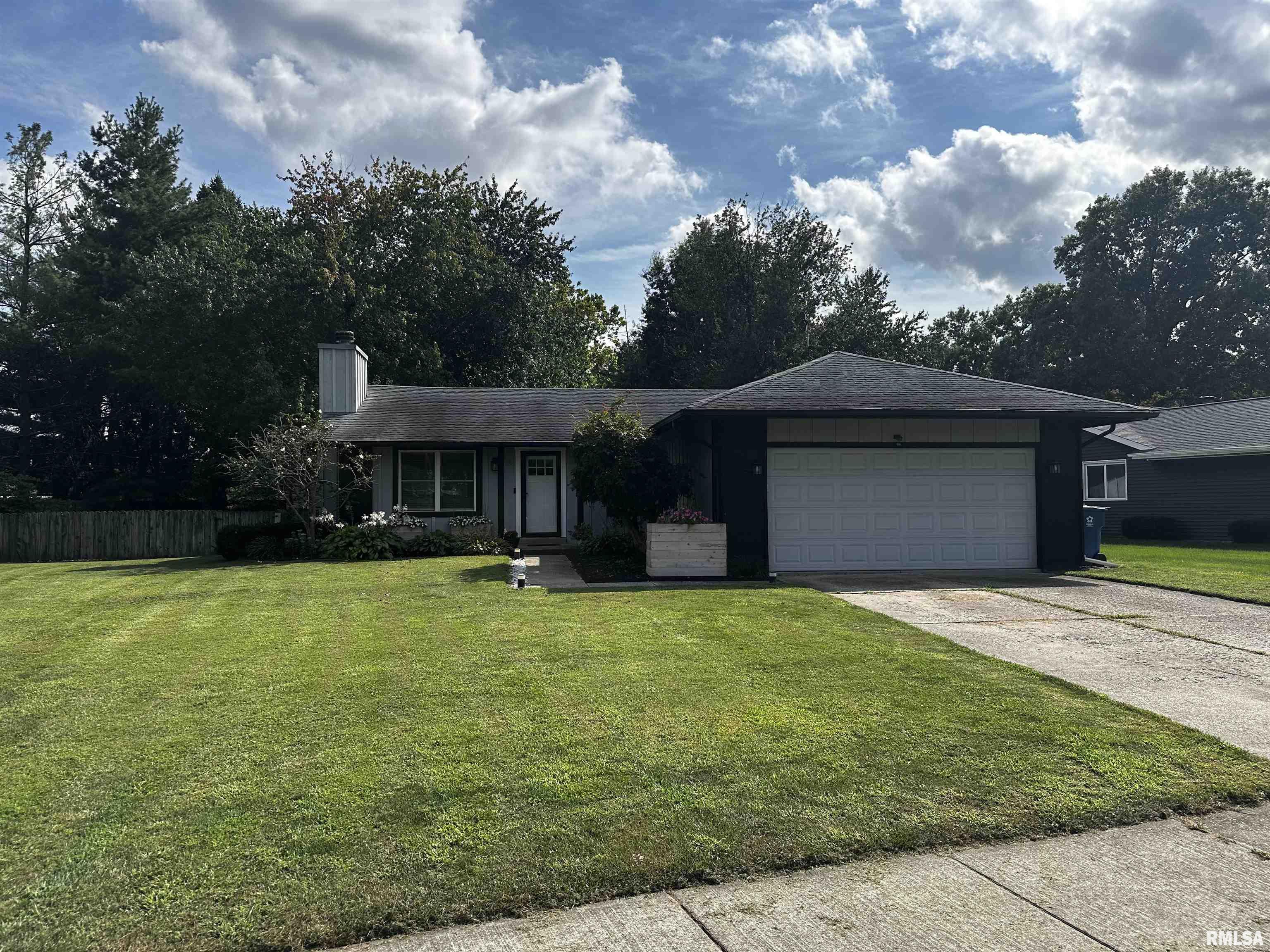 10 Leeds Drive Springfield, IL 62702 - Photo 1 of 2 Gallery Image 1